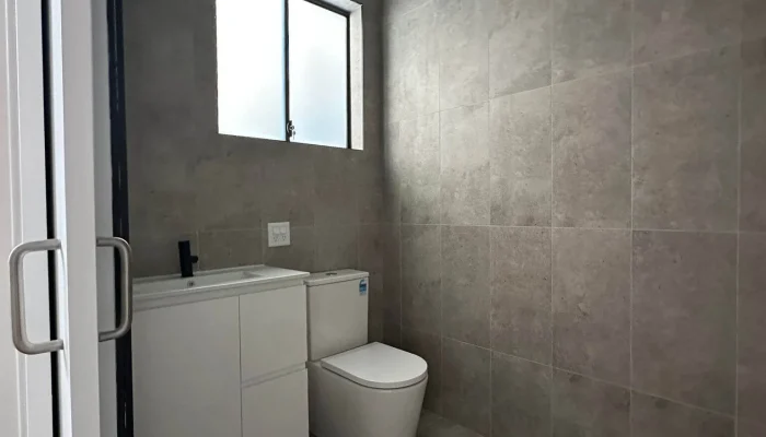 Auburn Robust Villa 1